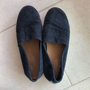***SOLD*** EUC Toms Slip On Navy Fabric Shoes